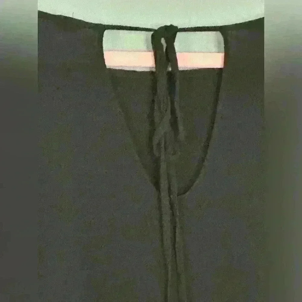 Old Navy Cold Shoulder Black Top (248) - Picture 9 of 10